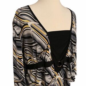 Plus Size Lane Bryant Top Classy accordion style  size 18/20